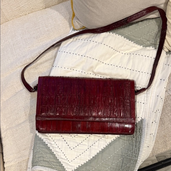 Vintage America Deep Red Crossbody eel Bag - Picture 1 of 9